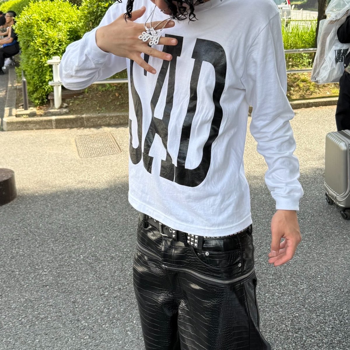 そら tweet media