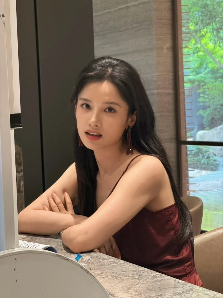 dianzia7's tweet photo. 여자의 악마 미친거지 https://t.co/sJbufwx5wO