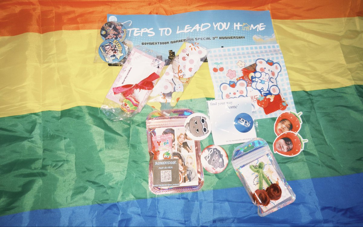 boiznedo's tweet photo. thankyou so much buat wandordeul yang bagi-bagiin freebies juga di #StepsToLeadYouHome 🤍 i really had so much fun yesterday 🥺 i jinjja love you guys and happy pride month https://t.co/TOLhqJDCDZ