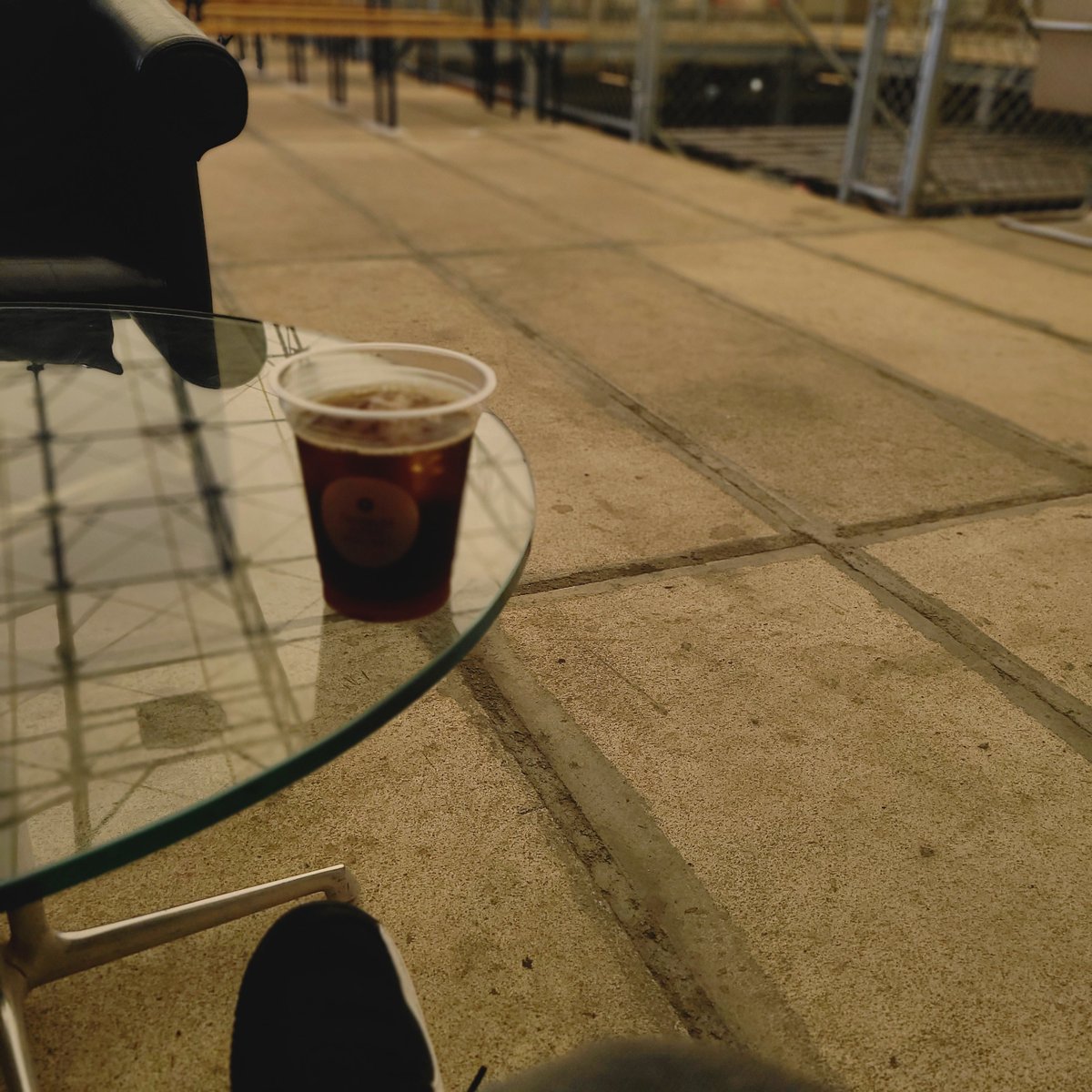 mono_space_'s tweet photo. 淡路島のインダストリアルな倉庫カフェ https://t.co/3UHoTjpNzY
