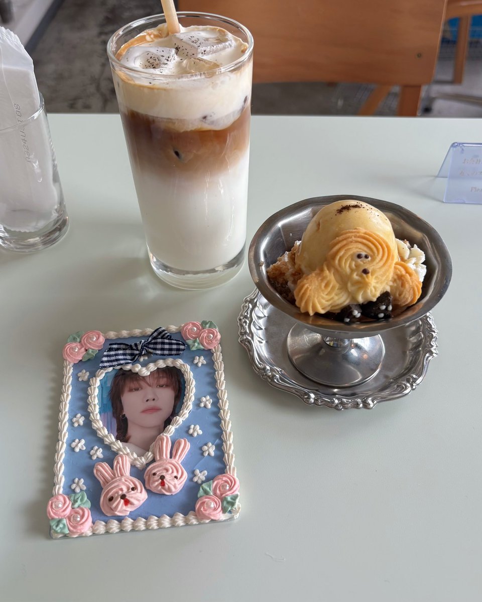 24713___'s tweet photo. parlor noon ☾ ໋ https://t.co/oV6Me37R4e