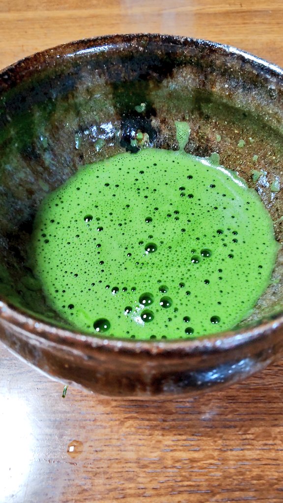 dgyt2010's tweet photo. こんにちは
堂ケ谷戸製茶🍵です
この度堂ケ谷戸製茶では抹茶を作りました👏
今の所店頭でファーマーズマーケットう宮〜なで30グラム８６０円で販売しています
お点前にお料理に抹茶ラテ等飲み物にお菓子作りに使っていただけます
私も早速点ててみました😋
美味しかったです
皆様もいかがですか🤗 https://t.co/NJrp2qk2JH