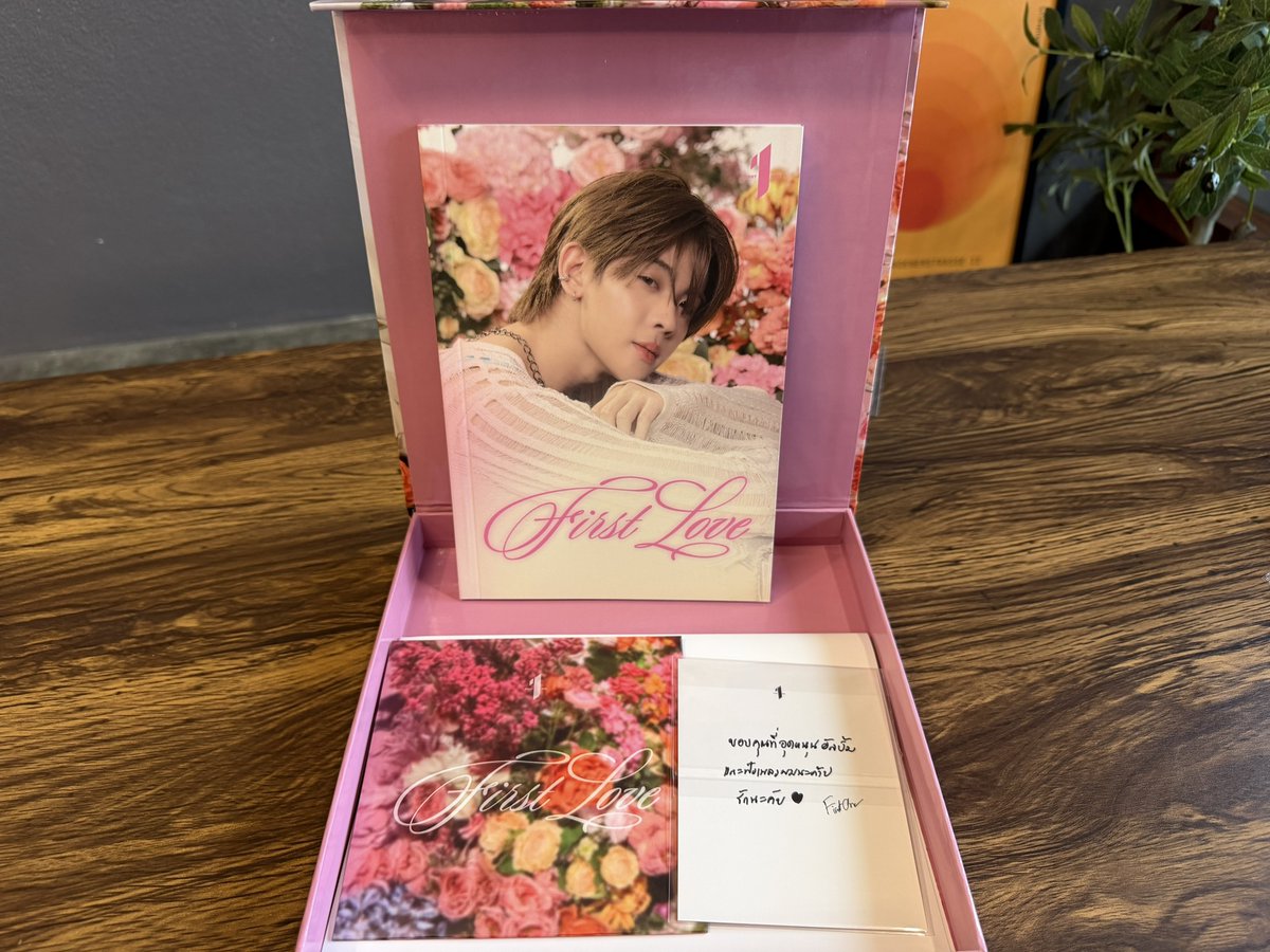 kngcrml's tweet photo. FIRST LOVE — FirstOne 🩷💐
#FirstOneFirstLove https://t.co/w6BGuJbB8l