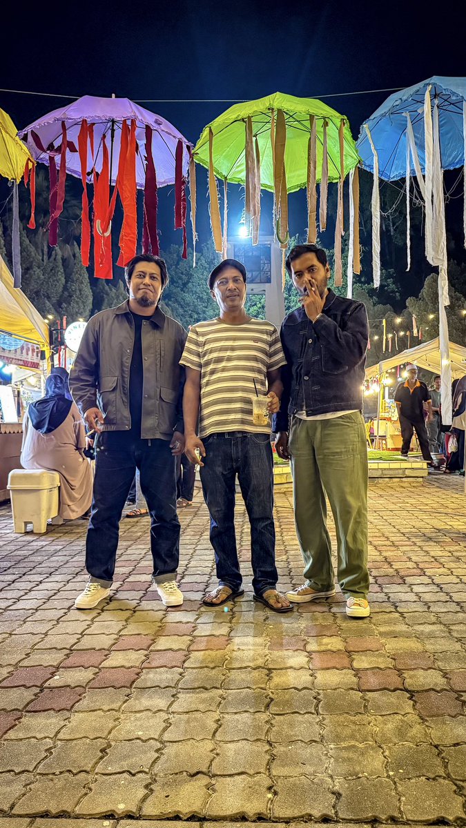 Soul_Savior_'s tweet photo. Perjumpaan yang boleh dikatakan makan tahun tak berjumpa. Sampai dah lupa muka masing-masing. Usahkan nak jamming bersama, nak jumpa lepak ngopi macam ni pun agak rare. https://t.co/QdHwVAiIc4