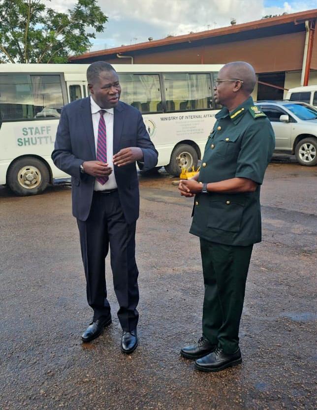 DCICUg's tweet photo. The Speaker of @Parliament_Ug Rt Hon @ObothOboth , this morning renewed his passport and paid a courtesy call on the Ag. Chief of Citizenship and Immigration, Col. Geoffrey Kambere, at the National Citizenship and Immigration Control Headquarters on Old Portbell Rd. https://t.co/iuYMf9xrGf