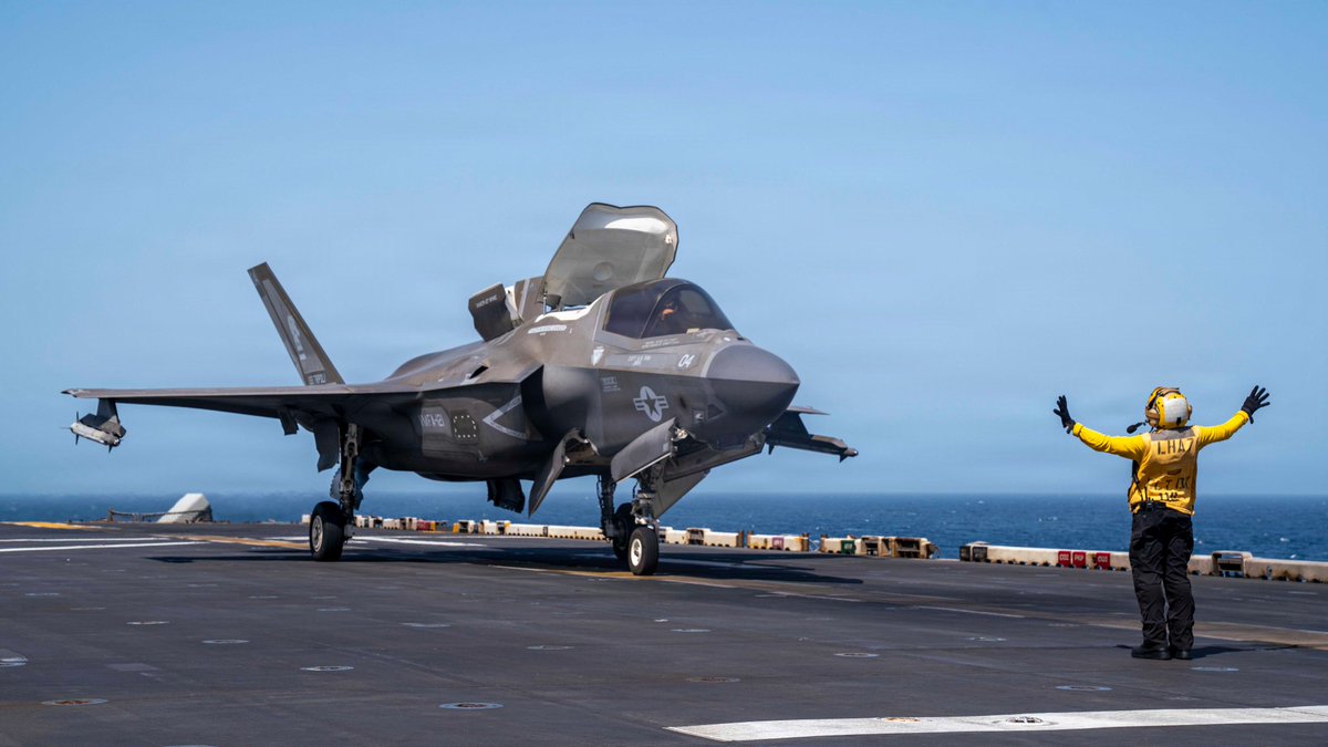 Defcon_Level's tweet photo. U.S. Forces Carry Out Strikes On Iran's Radar, Command and Control Sites In Goruk, Disable Bulk Carrier In Gulf of Oman

🚨 Read Alert:
https://t.co/EgPF8FhyY0 https://t.co/3QJbVuo98q