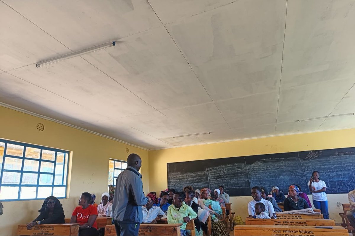 kabarak_CLACLE's tweet photo. On Friday,CLACLE and Frolics of Hope Africa took legal aid to Gilgil Thome Primary School!Our team held interactive clinics on land &amp;family matters,Article 50 rights,AJS,and children's rights.We closed the day with planting trees with the community.⚖️#CLACLE #FrolicsofHopeAfrica https://t.co/oT7kLqvf9v
