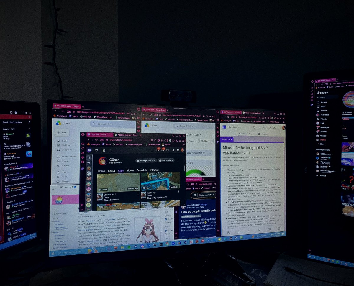 C0narGaming's tweet photo. No notes or messages today when I got home from work. 
Instead I found all of this randomly opened up on my pc.
Most of it seems to be related to VTubing, or my old projects, and my socials.
I don't get what it's looking for at this point.

#Vtuber #ENVtuber #VtuberEN #ARG https://t.co/202UtJHup9