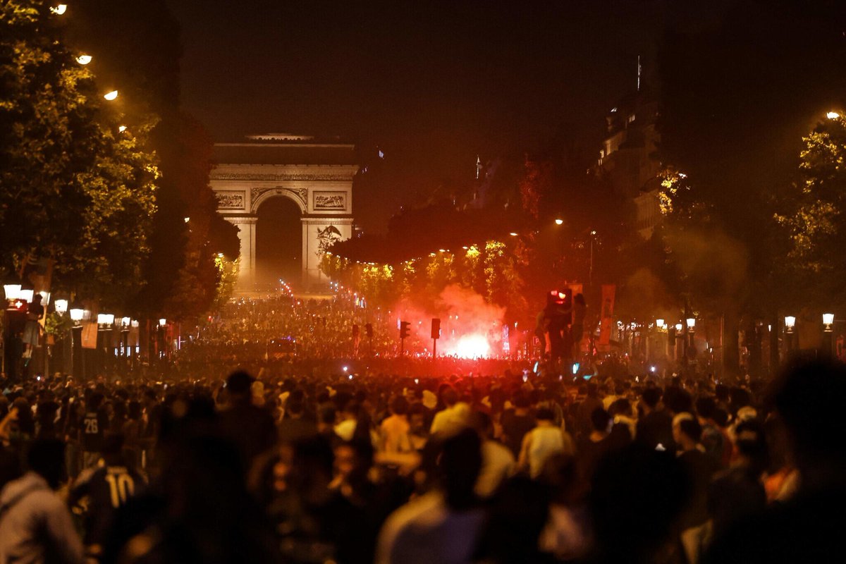 Le Parisien tweet media