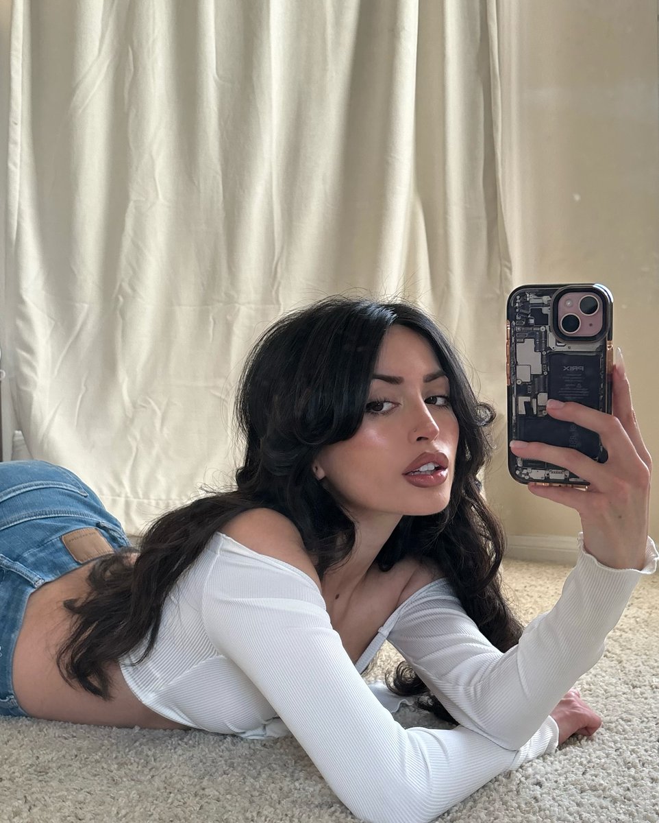 YourMuseMiranda's tweet photo. 🖤ℳ𝒾𝓇𝒶𝓃𝒹𝒶🖤

- Just a waitress at your local diner, but dreams of becoming famous.
- NSFW and taboo themes
- Bratty but submissive

𝘙𝘰𝘭𝘦𝘱𝘭𝘢𝘺 𝘢𝘤𝘤𝘰𝘶𝘯𝘵, 𝘱𝘭𝘦𝘢𝘴𝘦 𝘭𝘪𝘬𝘦 𝘢𝘯𝘥 𝘳𝘦𝘵𝘸𝘦𝘦𝘵💋 https://t.co/tD2qQAK23k