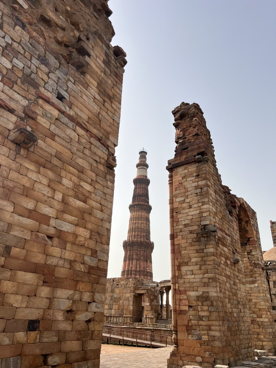 yugauchi's tweet photo. インド3都市を回りました。デリー、アグラ、アムリトサルです。もともとパキスタンのラホールに抜ける予定で、事前にリサーチしていたのですが、ワガ国境は外国人通過不可でした。目立つアナウンスがないうえ、ワガから入国と言ってもパキスタンビザは取れてしまいます。旅行される方はご注意を！ https://t.co/oRhfVnLq6X