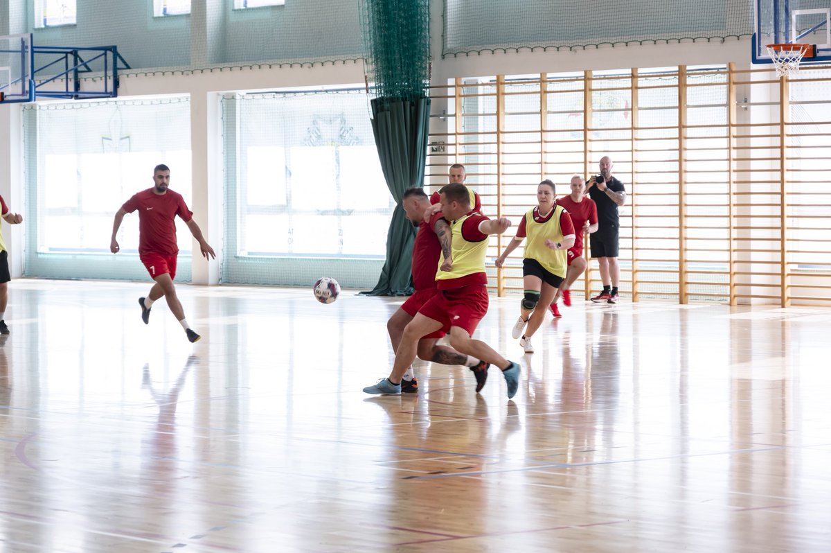 17WBZ's tweet photo. Zagraliśmy dla Pawła ⚽️
W związku z Dniem Weterana poza Granicami Państwa, zmotoryzowani z Wędrzyna zorganizowali kolejny memoriał - turniej piłki nożnej ku pamięci sierż. Pawła POŚWIATA.

#2bpzmot #VIIedycja #17WBZ #mecz https://t.co/1PuSz754mu