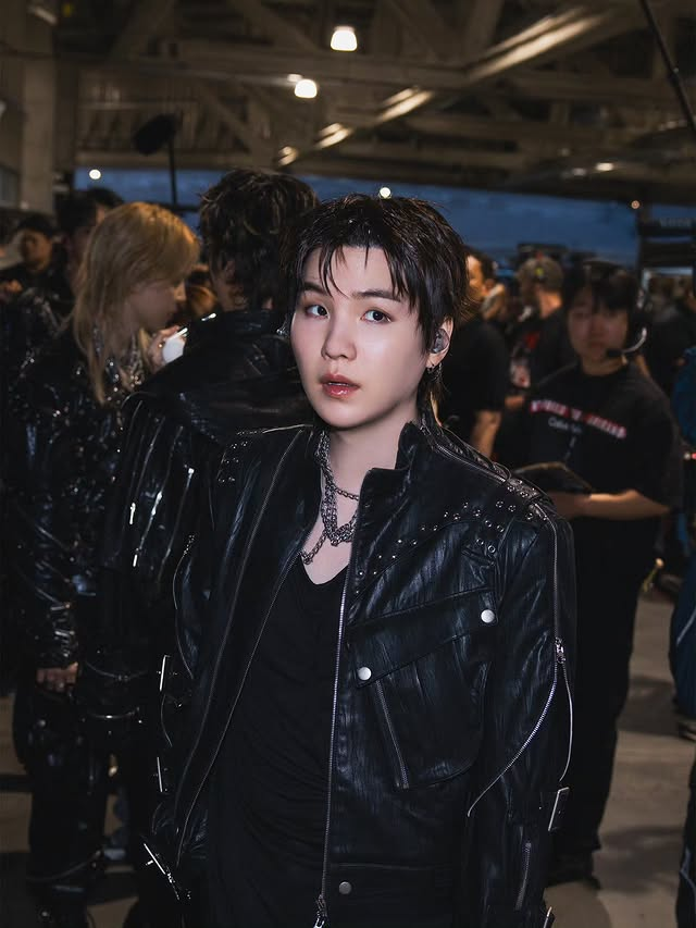 BTSSugaSpain's tweet photo. Nuevo post de SUGA en Instagram

🐱 LAS VEGAS

Recuerda interactuar siempre con la publicación original, link en siguiente post

#SUGA #슈가 #AgustD
#BTS_ARIRANG https://t.co/wNNxFVqhw9