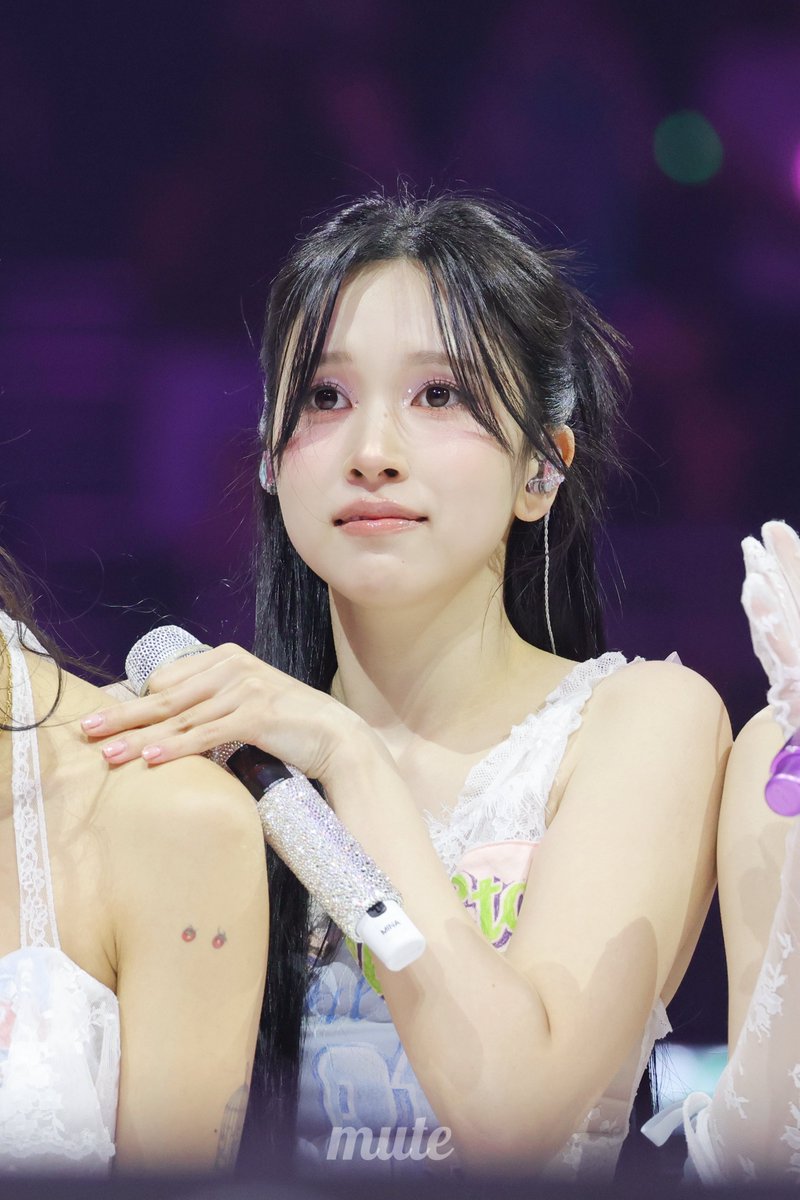 mute_mn's tweet photo. 260531 THIS IS FOR IN AMSTERDAM
#MINA #미나 #ミナ　
#TWICE https://t.co/Kl34yFQn7S
