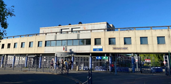 ulaboral's tweet photo. LA UNI DE ERASMUS EN FRANCIA
La profesora María Elena García Fernández ha estado cinco días en el Lycée  Polyvalent Beaupré, situado en la región francesa de Hauts-de-Franc.  Ha participado en la dinámica escolar diaria del instituto francés gracias al Programa @EUErasmusPlus https://t.co/NFctz5sYr4