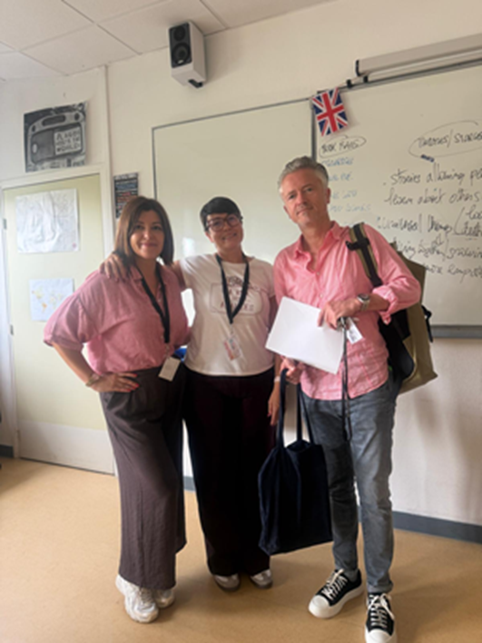 ulaboral's tweet photo. LA UNI DE ERASMUS EN FRANCIA
La profesora María Elena García Fernández ha estado cinco días en el Lycée  Polyvalent Beaupré, situado en la región francesa de Hauts-de-Franc.  Ha participado en la dinámica escolar diaria del instituto francés gracias al Programa @EUErasmusPlus https://t.co/NFctz5sYr4