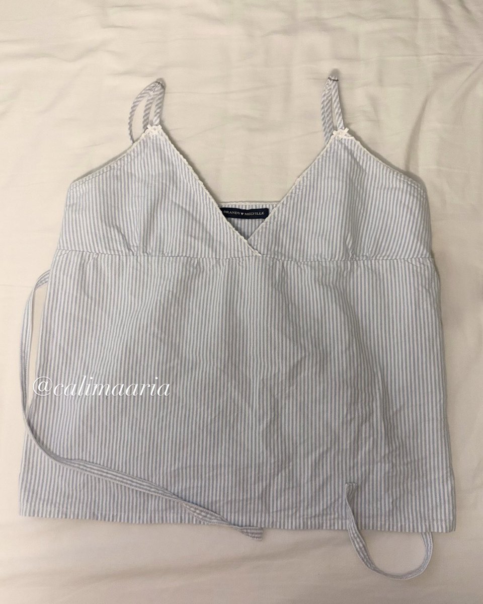 calimaariaa's tweet photo. 🩵ส่งต่อ Brandy Melville Edith Striped Tank 

price: 600฿ (รวมส่ง)

#brandymelville #brandymelvilleth
#brandymelvillethailand #brandymelvilleมือสอง #ส่งต่อbrandy #ส่งต่อbrandymelville #ส่งต่อเสื้อผ้า #ส่งต่อเสื้อผ้ามือ2 #โละตู้ https://t.co/3MMDMLhzKm