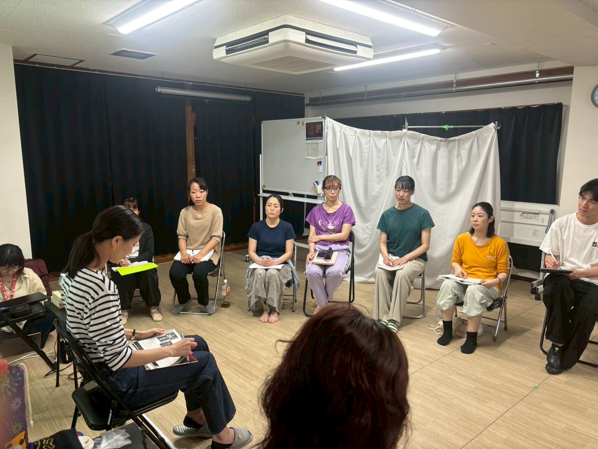 hirohero_hello's tweet photo. #ミュージカル 「#ASURA」

先日、仏像についての勉強会があり、
貴重なお話をたくさん聞けました！
時間をかけて創る仏像の一体一体の中に色んな人の物語や気持ち、祈りが詰まっているんだなぁと感じました🤔

この作品にもそんな気持ちが込められたらいいなと思いながら
今日も稽古行ってきます👋 https://t.co/chW2QU5dlr