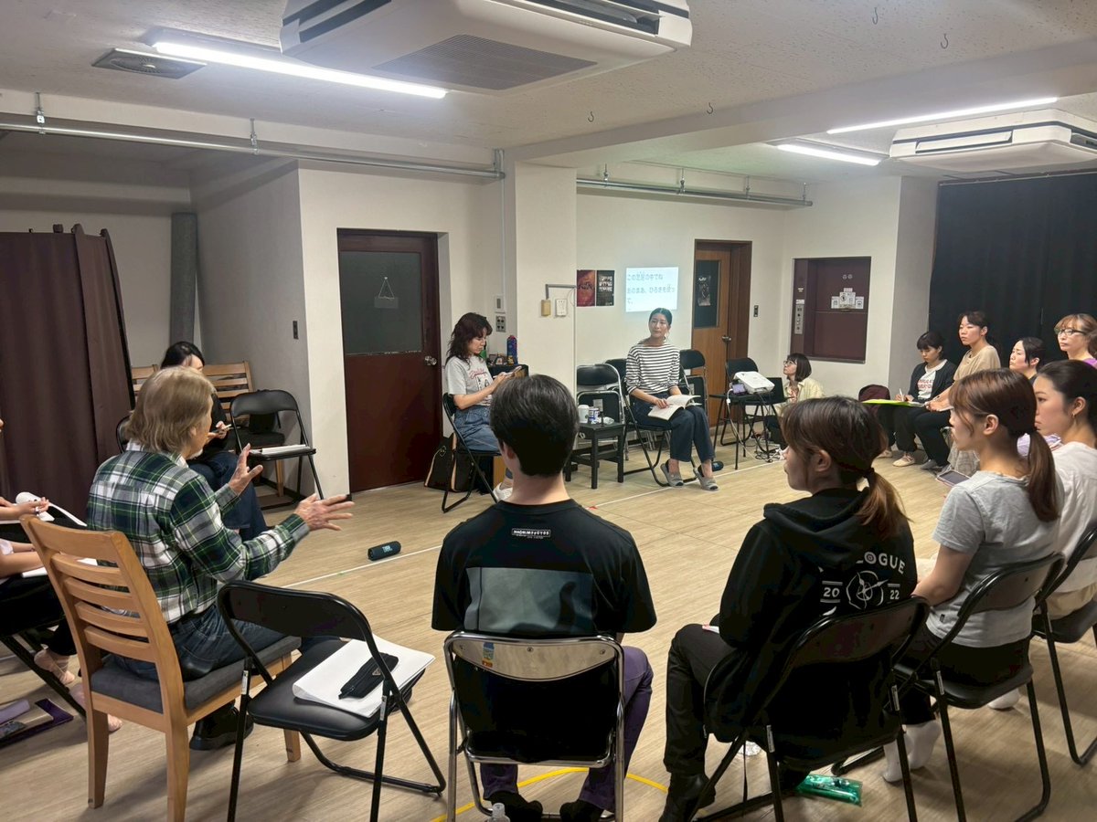 hirohero_hello's tweet photo. #ミュージカル 「#ASURA」

先日、仏像についての勉強会があり、
貴重なお話をたくさん聞けました！
時間をかけて創る仏像の一体一体の中に色んな人の物語や気持ち、祈りが詰まっているんだなぁと感じました🤔

この作品にもそんな気持ちが込められたらいいなと思いながら
今日も稽古行ってきます👋 https://t.co/chW2QU5dlr