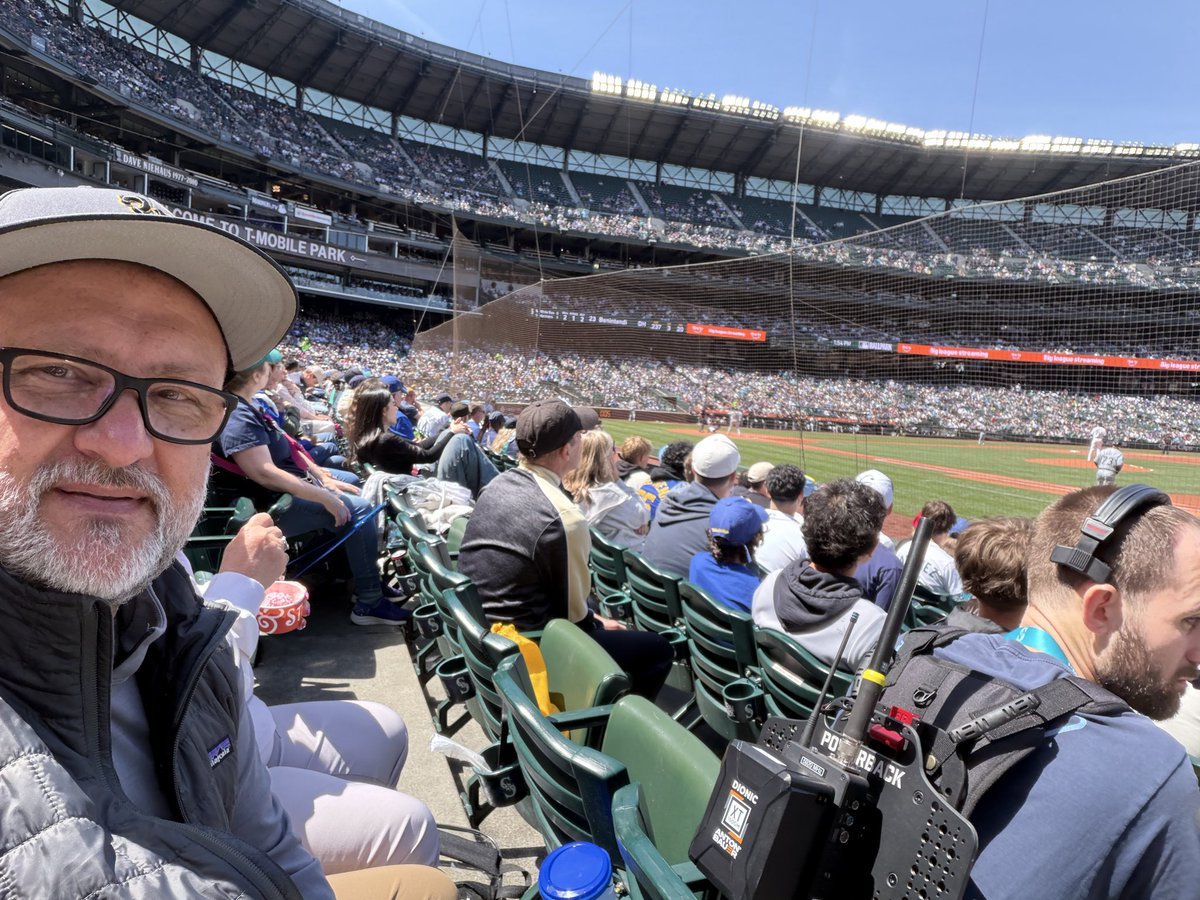 timhager83's tweet photo. Sunny afternoon baseball from T-Mobile Park. #mlb  #seattle https://t.co/CenLRmmz01