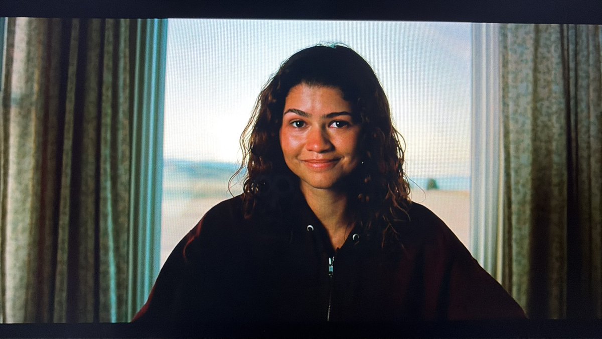 emzvid's tweet photo. brb ugly crying… my baby rue deserved better in life #euphoria https://t.co/8GZClg4ELR