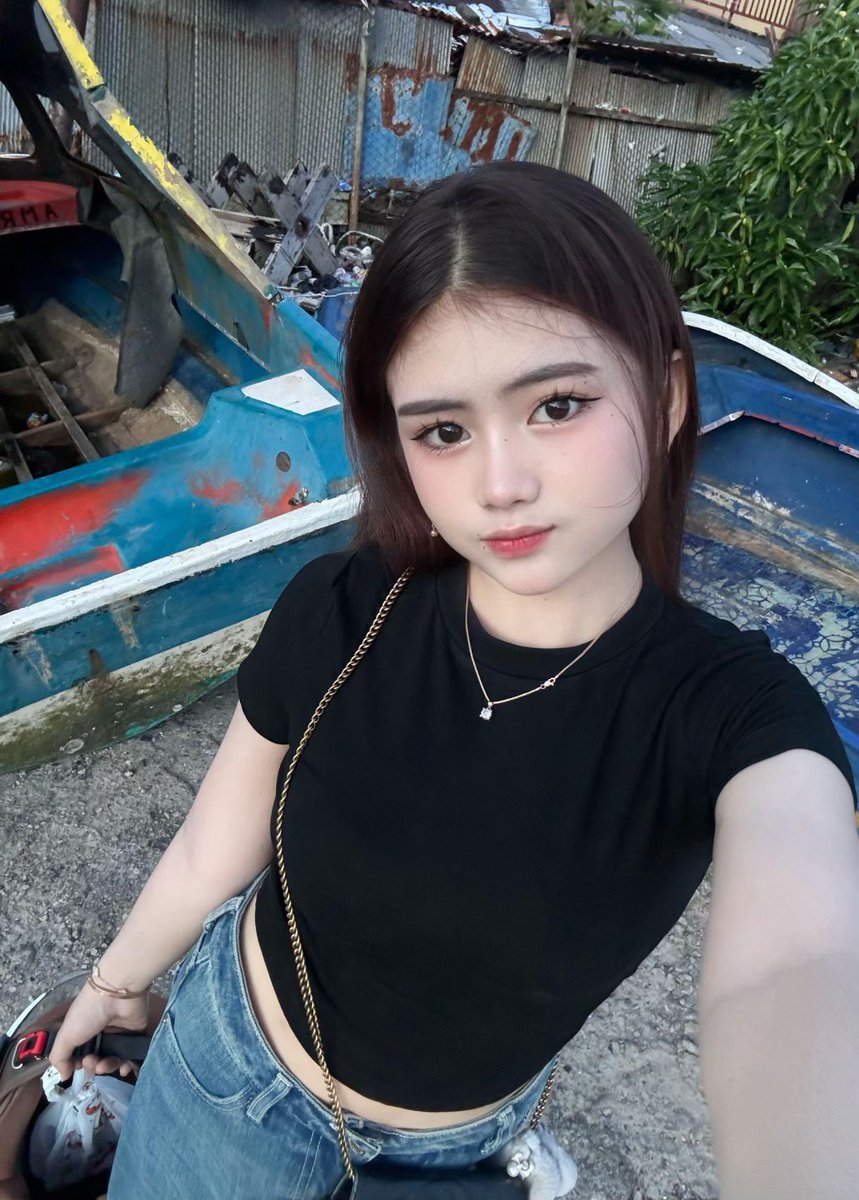 lia tweet media