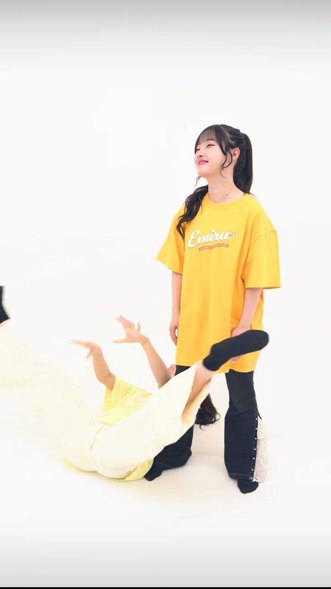 Misouuci's tweet photo. 💛無防備すぎて腹立つ💢💢
無自覚に���ン媚してくんなよ💢💕💕
そうやって誰にでも股開いてるの💢💢💢
ここまで見せてたらオカズにされても文句ないよね💕︎💕︎💕︎💕︎💕︎
棒立ち笑瑠可愛い💕💕💕💕💕💕
 #顔マン #オカズ #おなぺ #オナペ https://t.co/tTYNWreYTH