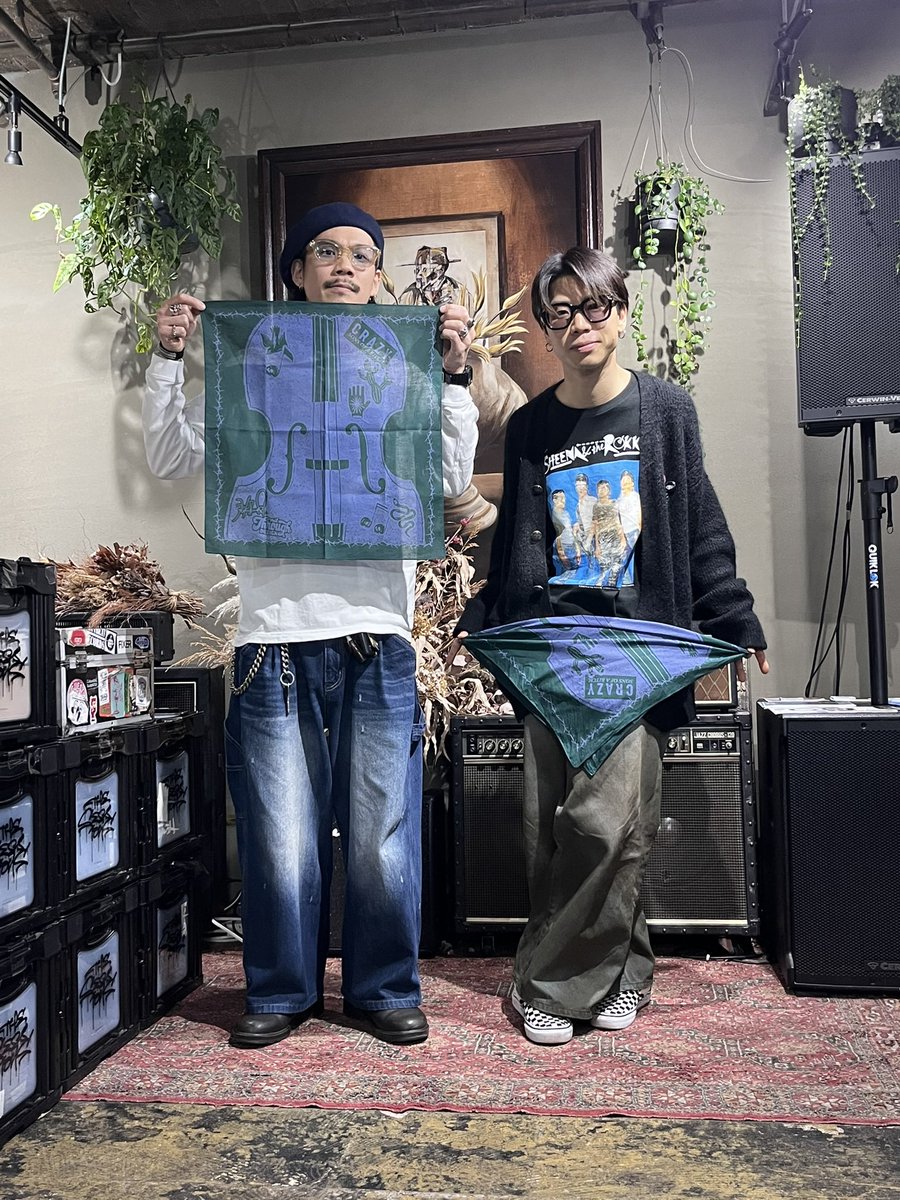 Do_Thee_Boogie's tweet photo. イワオリク × AND THROUGH DESIGN
“CRAZY,SONS OF A BITCH.”

コラボバンダナ、メガネクロス、ステッカーをATDオンラインにて販売開始いたします。

各イベントで購入出来なかった皆さま、是非チェックお願いします。

https://t.co/lgKnh3awid https://t.co/d4suwC576s