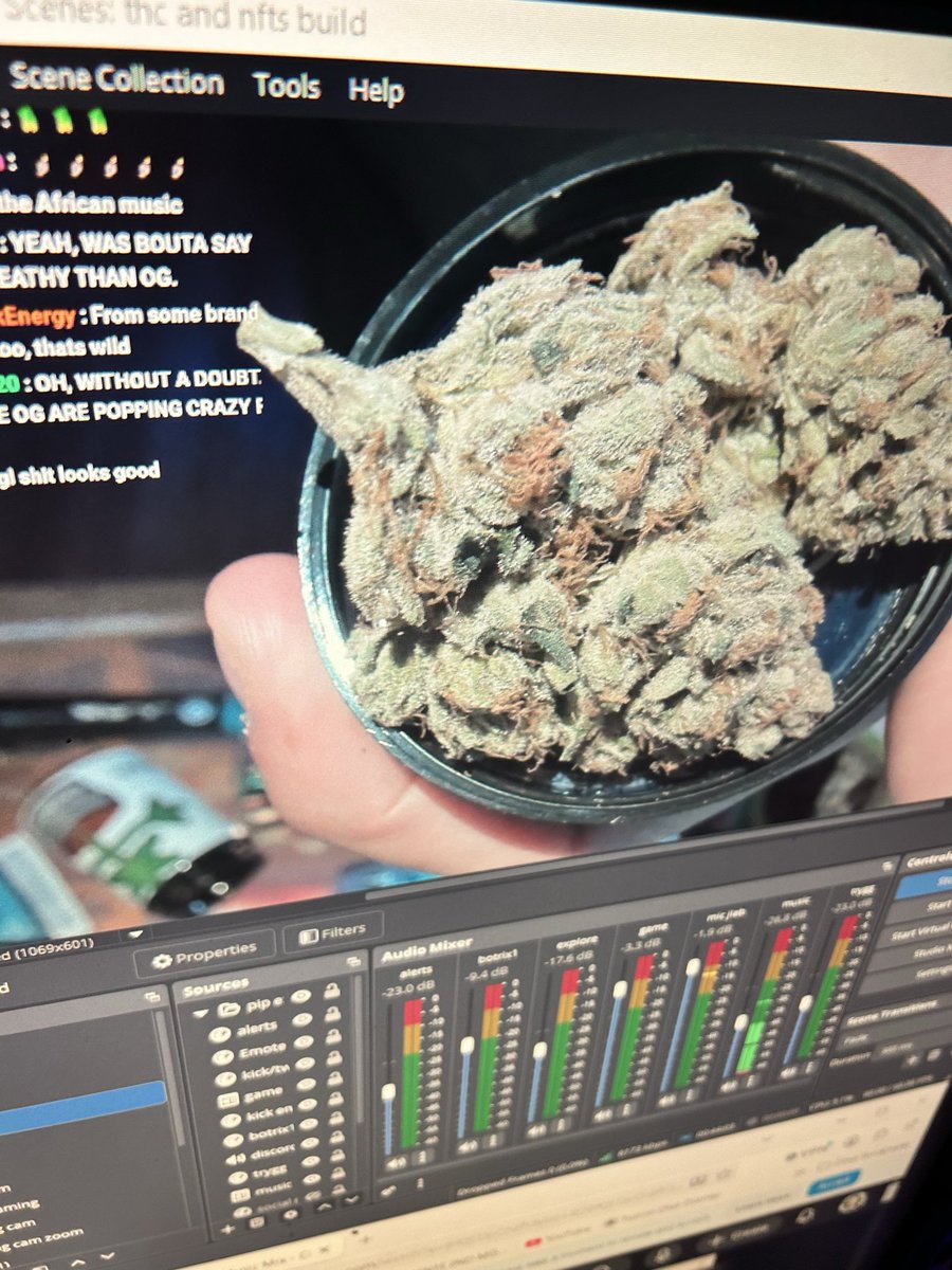 gettinghighwith's tweet photo. Just tried this OG from @JeuGreen that I got at @zalympix and it is smoking. It’s smooth, clean, and gassy af. Looks, smell, and taste all hitting. My chat is loving it. Smoking it rn on stream. https://t.co/76L0jJNWod