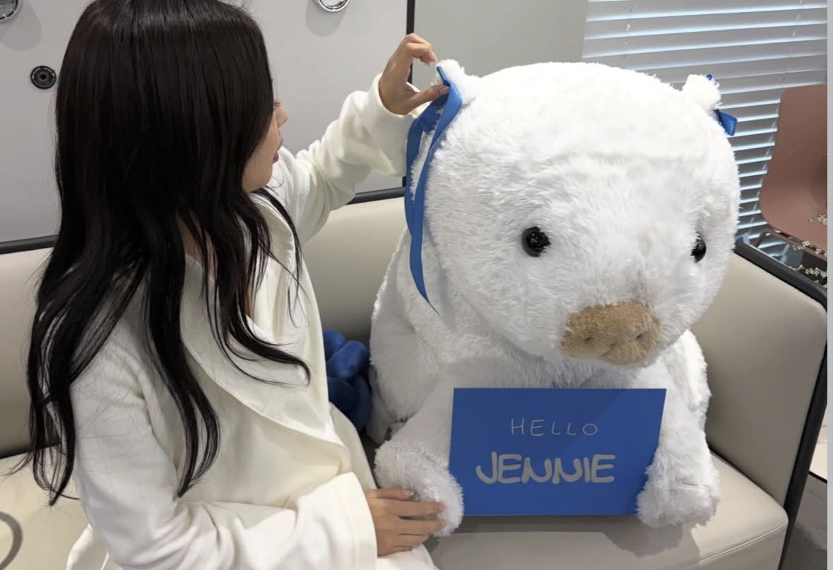 reennrinn's tweet photo. 내여친 https://t.co/XQFMLYaqz4