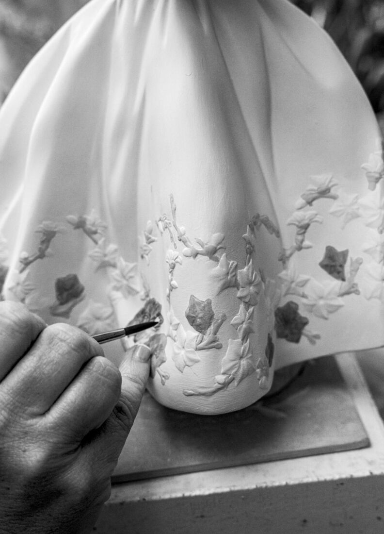 lladrofromspain's tweet photo. #Lladro 01005898 #SPRING #SPLENDOR
https://t.co/RJQqy3QfRw

Finished Gloss
Height (in): 11.811
Width (in): 7.087
Length (in): 5.906
Weight 2.74 lb

#woman #floral #basket #flowers  #beauty #handmade #sculpture #figurine #porcelain #handcrafted #art #decoration #gift #collectibles https://t.co/Jt2qQ27E1s