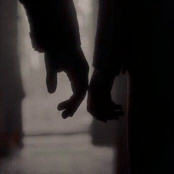 AMANDAMANCY's tweet photo. 𝑤ℎ𝑎𝑡 𝑖𝑠 𝑎 𝑝𝑒𝑟𝑠𝑜𝑛 ���𝑓 𝑛𝑜𝑡 𝑚𝑒𝑚𝑜𝑟𝑖𝑒𝑠?
────────────
posted on: 2026-06-01
rating: teen+
general tags: graphic depictions of violence; major character death; semi-resident evil au
read: https://t.co/faWZ3xQM9w https://t.co/wSvG8dRHXB