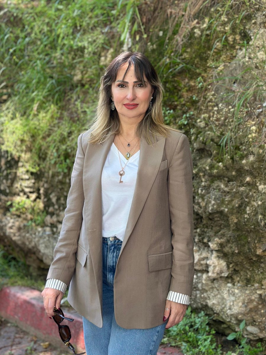fcingozler's tweet photo. Yeni bir güne, yeni bir haftaya #Günaydın. Her şeyin gönlünüzden geçtiği gibi olacağı, muhteşem bir hafta diliyorum. 🌻✨️ https://t.co/YWbYiqau8z
