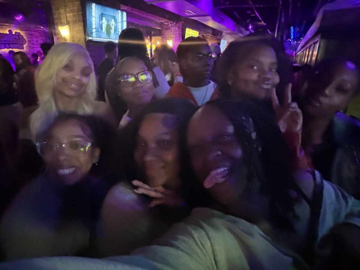 prievanss's tweet photo. my 24th birthday was alright but i had fun at brewskis ! definitely somewhere ill go by myself https://t.co/Mi7I6wMCdl