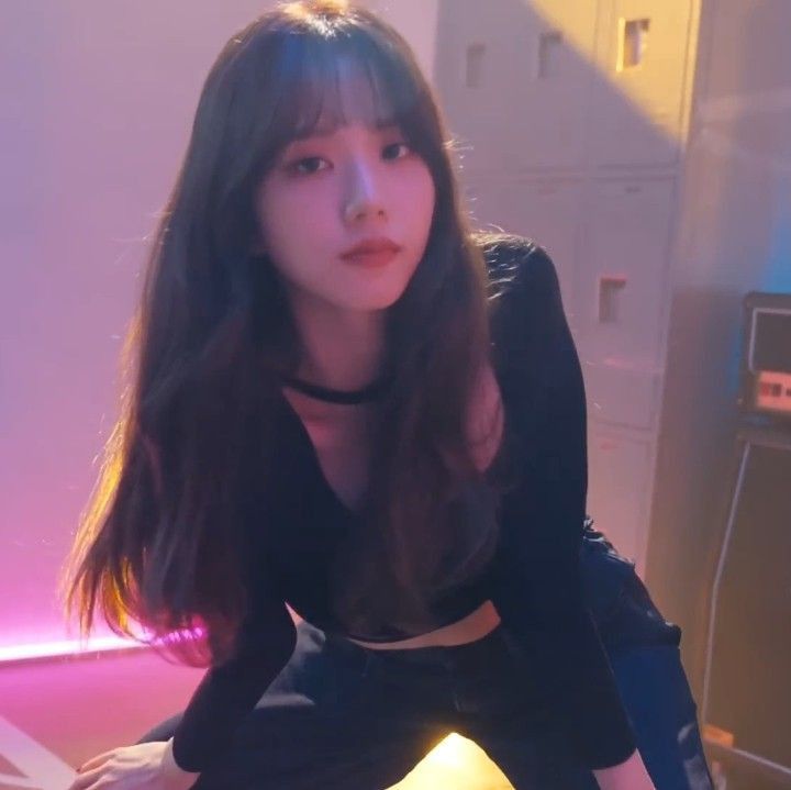 diorfolder's tweet photo. The way this simple pic had the whole internet in a chokehold 😭 https://t.co/utZXSBml4k