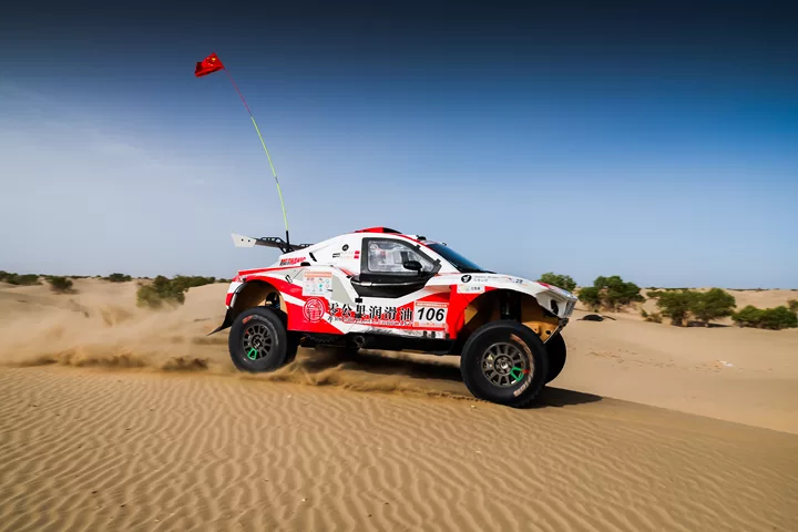zmlubricant's tweet photo. SS10 Makaiti N39 Ultimate Showdown 🏜
All members fought brilliantly in the extreme desert.
🥇 Lu Binglong: Stage Champion
Aliyyah: 4th  |  Fan Gaoxiang: 5th
ZM Team takes top 2 in overall ranking and secures top 5 of the stage.#ZeroMileageLubricants  #taklimakanrally2026 https://t.co/wWJQ9MKPSa
