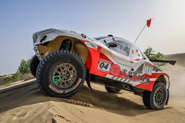zmlubricant's tweet photo. SS10 Makaiti N39 Ultimate Showdown 🏜
All members fought brilliantly in the extreme desert.
🥇 Lu Binglong: Stage Champion
Aliyyah: 4th  |  Fan Gaoxiang: 5th
ZM Team takes top 2 in overall ranking and secures top 5 of the stage.#ZeroMileageLubricants  #taklimakanrally2026 https://t.co/wWJQ9MKPSa