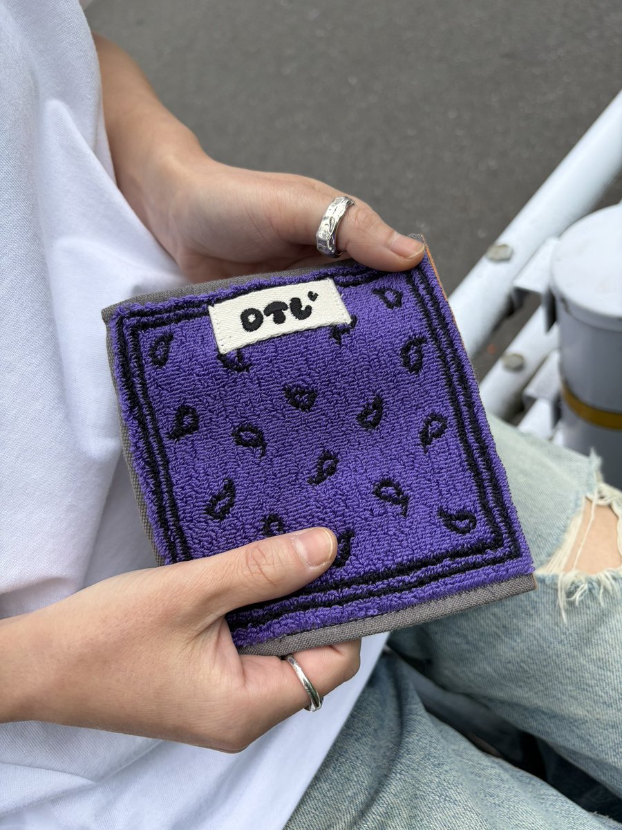 DTL__store's tweet photo. ⁡

- 中目黒ポップアップショップ 発売商品📢 -

━━━━━━━━━━━━━━━
【 モデル 】
━━━━━━━━━━━━━━━
◼︎女性
身長：154 cm

━━━━━━━━━━━━━━━
【 着用サイズ 】
━━━━━━━━━━━━━━━
◼︎（ ハンドタオル〈ペイズリー〉 ）
・YELLOW / FREEサイズ
・BLUE / FREEサイズ
・LIGHT BLUE / FREEサイズ

━━━━━━━━━━━━━━━
【 Webサイト 】
━━━━━━━━━━━━━━━
https://t.co/vDbqfGU8XP

#dtl
#dothingslike
#新作発売
#ハンドタオル
#ポップアップショップ