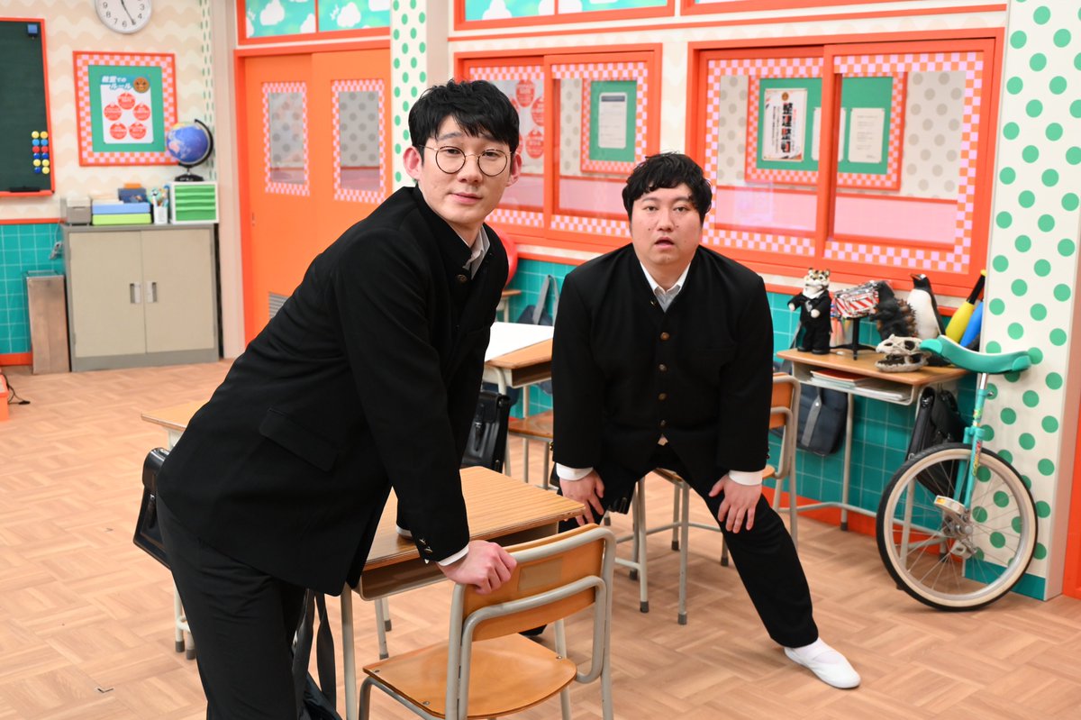 koc_staff's tweet photo. ／
👑第18代目キング👑ロングコートダディ出演
🏫『内村笑学校』🏫
今夜0:24放送！（※一部地域を除く）
＼

内村先生👓の難解な大喜利問題に
堂前・兎がボケまくり🎉
2025年M-1王者たくろう赤木との
大喜利対決もお見逃しなく👀

#内村光良
#ロングコートダディ
#ロコディ
#たくろう https://t.co/vMJ9JrHfnZ