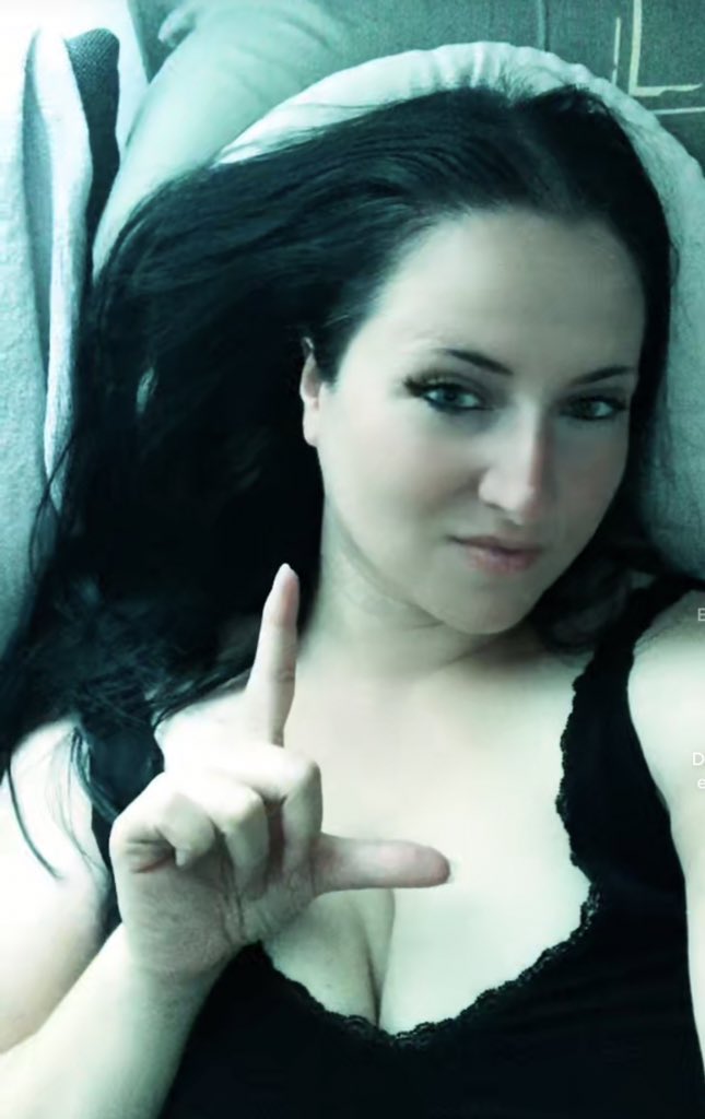 MissApocalypti1's tweet photo. Wer fängt mit dem ersten Kaffee an!? 

#findom https://t.co/O5Y2yMtfIG