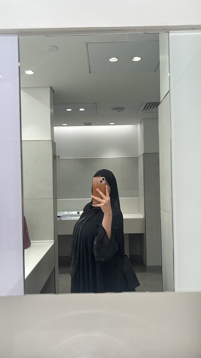 الملكه tweet media