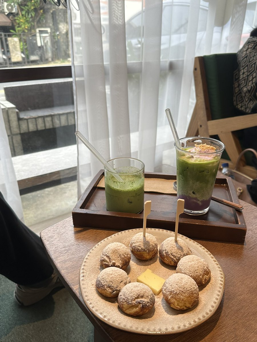 swextdemon's tweet photo. bangun tidur scroll scroll tiktok &amp; lewat Ube matcha nya Hakuji, reflek ngmg “pengennn, aku mau ini”

suamiku lgsg “YUK” 🥹🥹 langsung berangkat huhu senangnya masya Allah kalo hati senang kan doa doa baiknya jd tambah banyak yaaa 💓💓 https://t.co/uxIaekKpE0