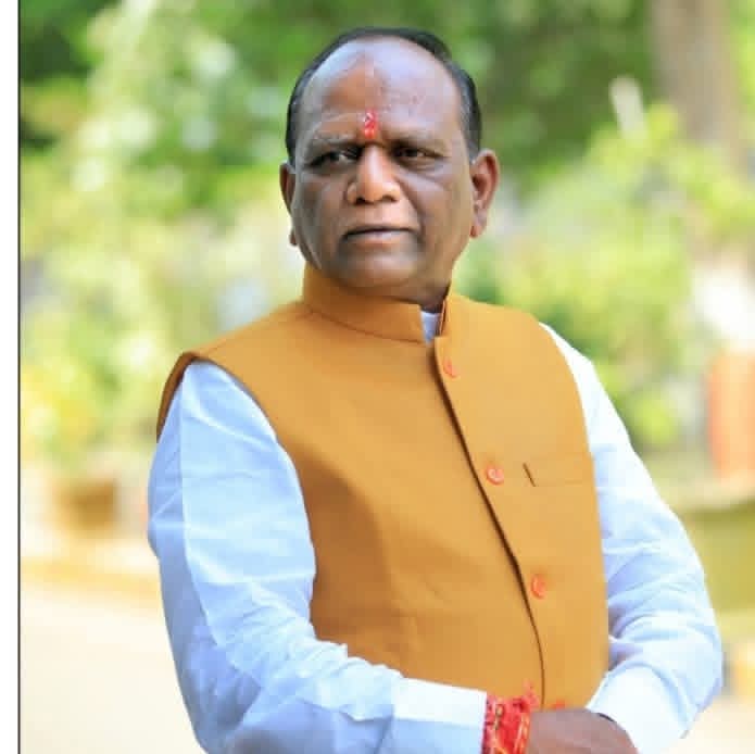 bjpneelrao's tweet photo. ભરૂચ લોકસભા સાંસદ શ્રી @MansukhbhaiMp  જીને જન્મદિવસની શુભકામનાઓ. 
મહાદેવ આપશ્રીને ઉત્તમ સ્વાસ્થ્ય સહ દીર્ઘઆયુષ્ય અર્પે એજ અભ્યર્થના. https://t.co/TSLqIVs51M