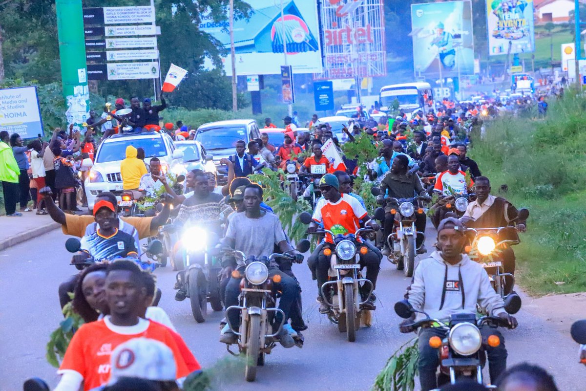 Yazzmush's tweet photo. Happy new month from the Royals 
@KitarafcHoima @KinyaraSugarLtd @FUFAUgandaCup @ADkasozi https://t.co/AUdhLGzKUa
