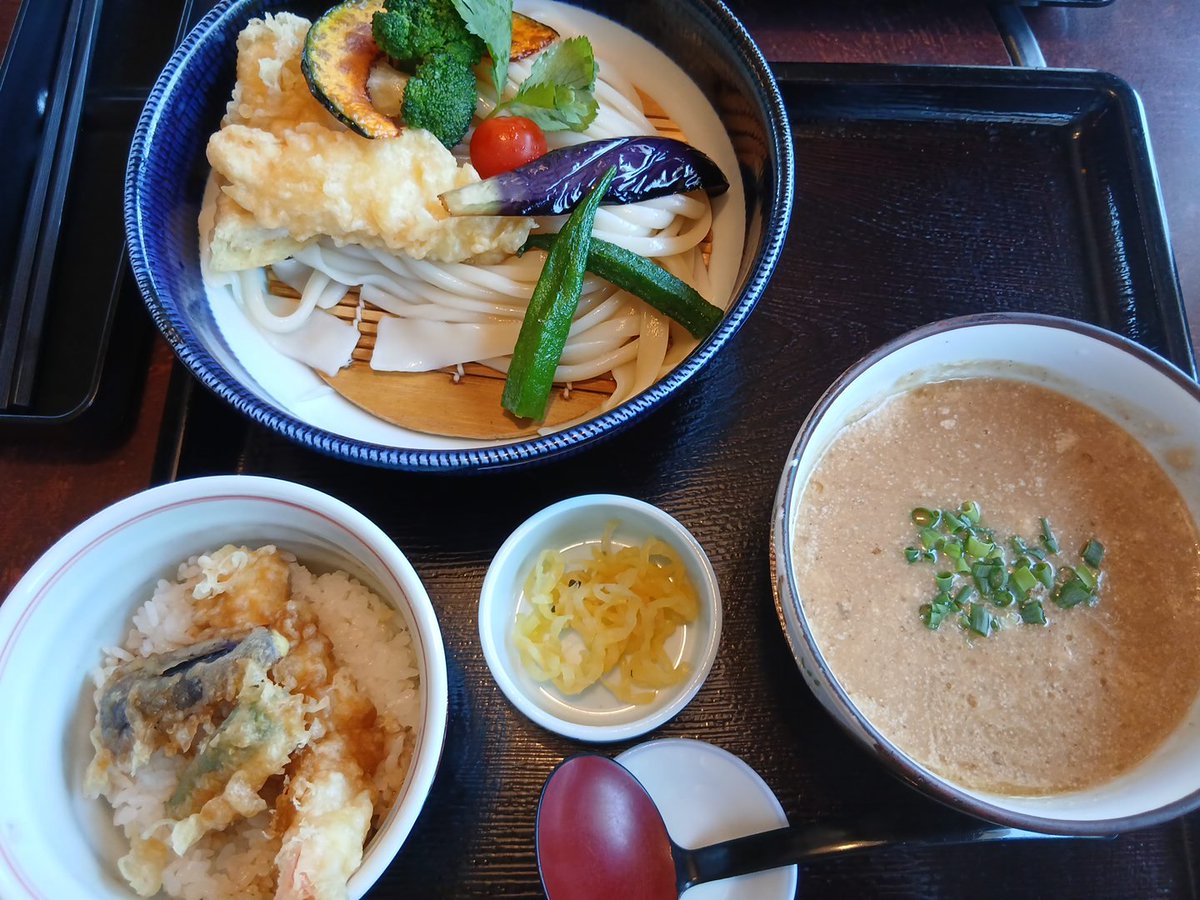 karinanzu8's tweet photo. 今日のお昼は、むぎの里さんで、ごま味噌つけめんをいただきました❗ごまが濃厚でとても美味しかったです😄 https://t.co/gg47o9oP4O