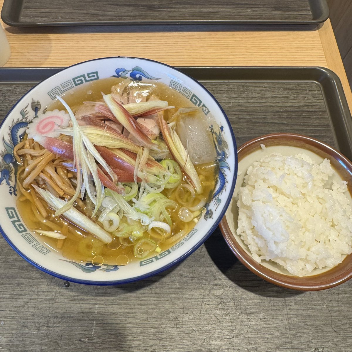 由羅 tweet media