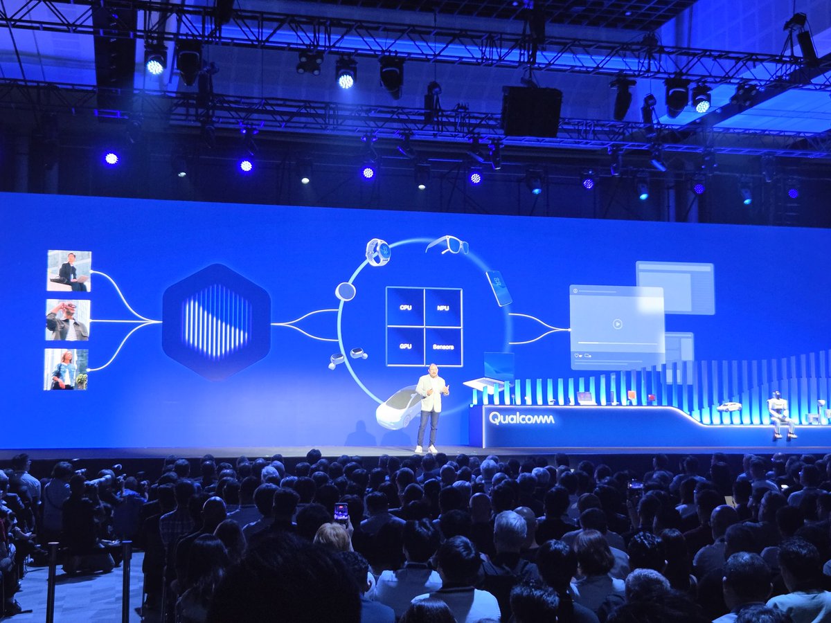 gatobaker's tweet photo. '2026 will be remembered as the year of the agents - moving from AI that responds to AI that understands, reasons and acts on your behalf. You need very strong CPU, high compute density GPU and power efficient NPU in agentic era'  @cristianoamon @Qualcomm https://t.co/cygzq4wrsr