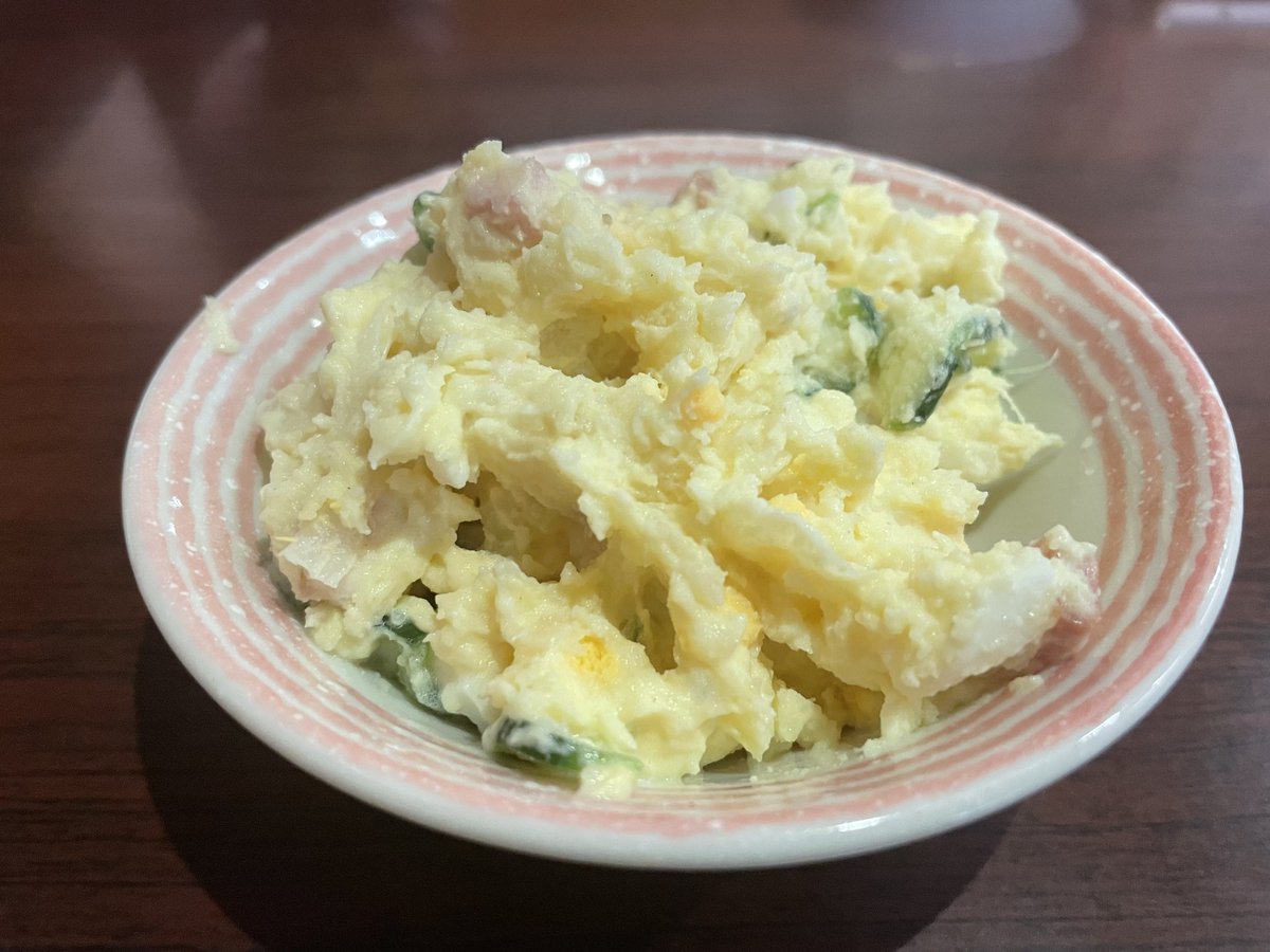 nikuooo's tweet photo. 2026/05/15(金)
38品目
#はやせ商店
ポテトサラダ

なめらかで食べやすく胡瓜、ハムが程良くそのままでもお酒のアテとしても素敵な自家製ポテトサラダ。ごちそうさまでした！
自家製イリカスおすすめ。

#にくおポテトサラダ2026
#にくおポテトサラダ https://t.co/C2orVpgAqF