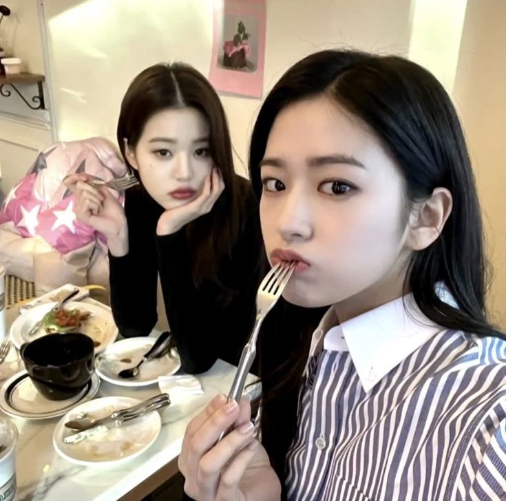 132coves's tweet photo. buat yang ga tau ini setara annyeongz https://t.co/yfTIt2NfSF