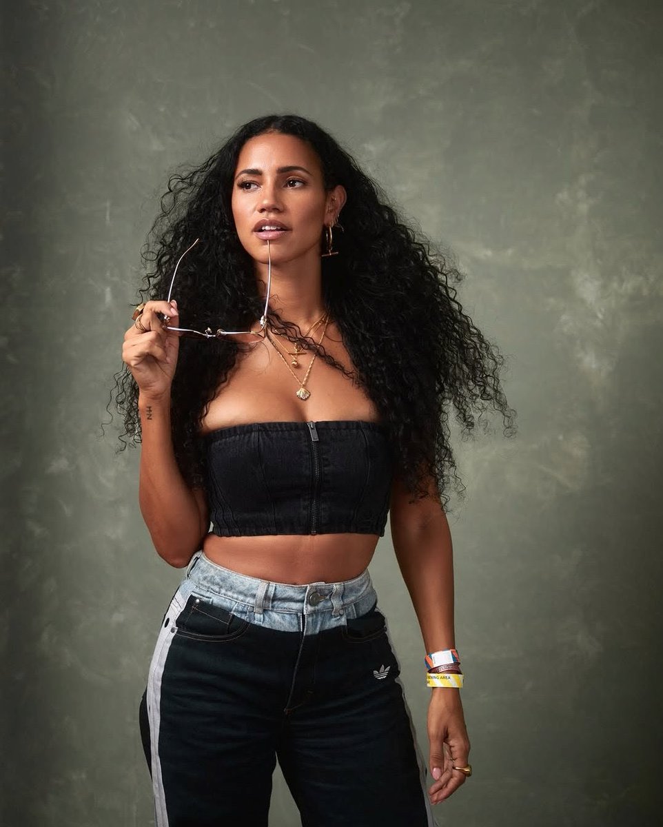Dizz86219's tweet photo. Vick Hope looking gorgeous https://t.co/mAhSJ33ZXm